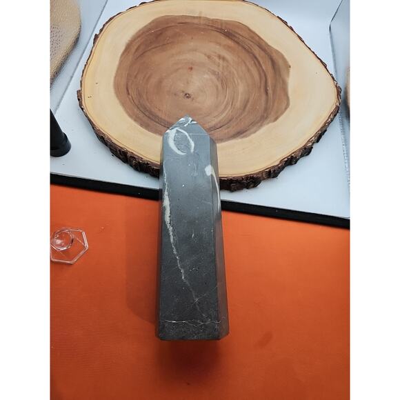 3.14lb 1000 Eye Jasper Quartz Tower 9in Tall Has Chip On Top - Picture 11 of 16